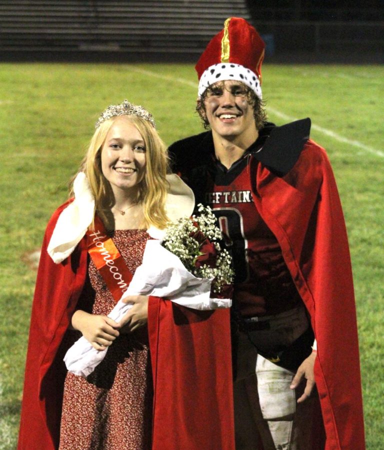 Seniors+Jesse+Keiser+and+Heidi+Krajicek+smile+for+the+camera++after+they+were+crowned+Homecoming+King+and+Queen.+The+coronation+took+place+directly+after+the+homecoming+football+game+against+Wilber-Clatonia.+