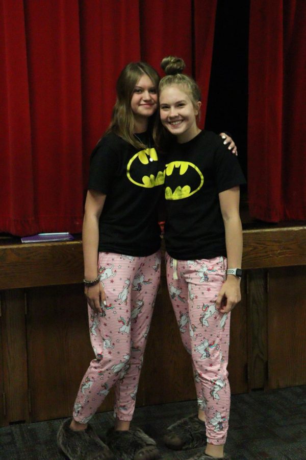 Sophomores Libby Winn and Jade Lewis pose in their twinning outfits on Tuesday. Both Winn and Lewis participated in multiple dress up days. “I thought it was cool that Libby and I got to twin considering we never wear the same clothes,” said Lewis. 
