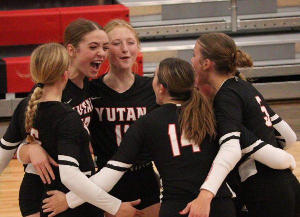 Volleyball team adjusts to new dynamic, sets big goals