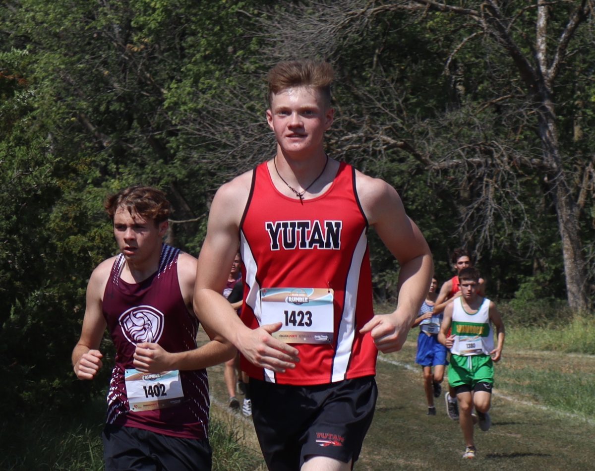 Cross country team relies on team dynamic to achieve goals
